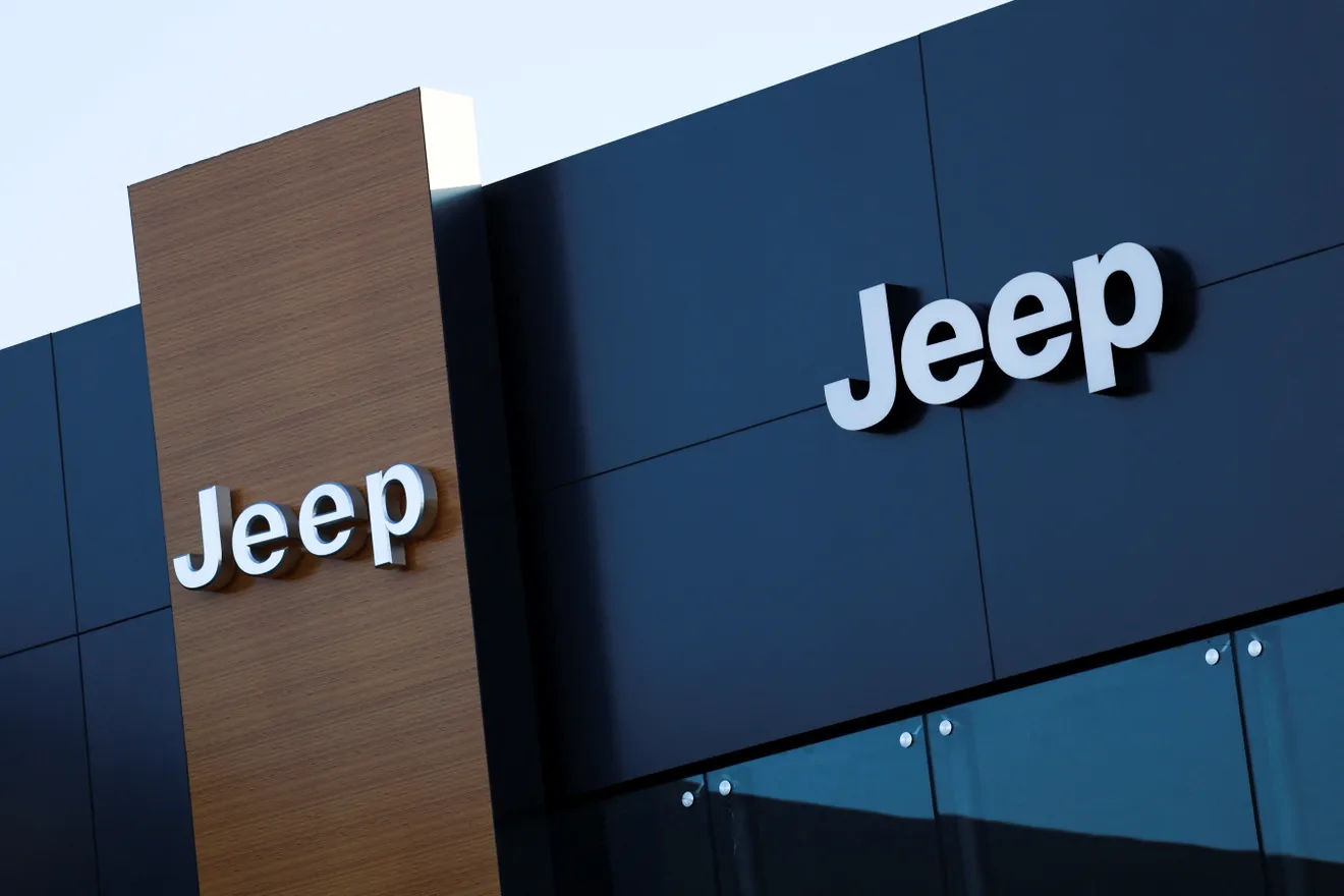 Logo-of-Jeep-rtrmadp-mexicojeep